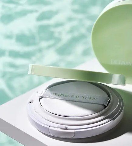 Зволожувальний, заспокійливий і освіжаючий сонцезахисний крем Mild Sun Cushion derma66 фото