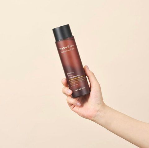 Зволожувальний тонер з бакучіолом і вітамінами C та E THANK YOU FARMER BakuVita Treatment Toner 200 ml thf104 фото