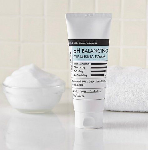 Слабокислотна очищаюча пінка DERMA FACTORY pH Balancing Cleansing Foam - 120 г df004 фото