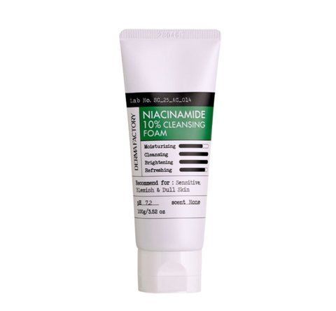 Освіжаюча та освітлююча пінка з ніацинамідом Derma Factory Niacinamide 10% Cleansing Foam derma61 фото